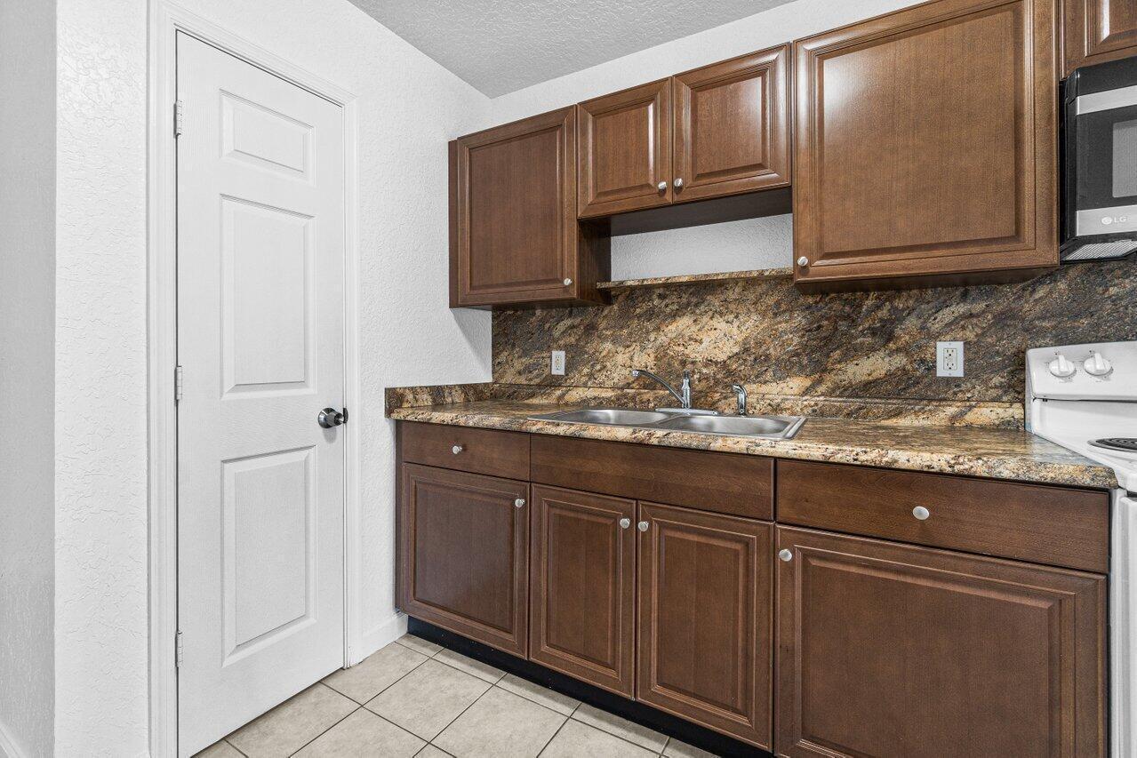 751 Hummingbird Way # 1, North Palm Beach FL 33408 photo 3