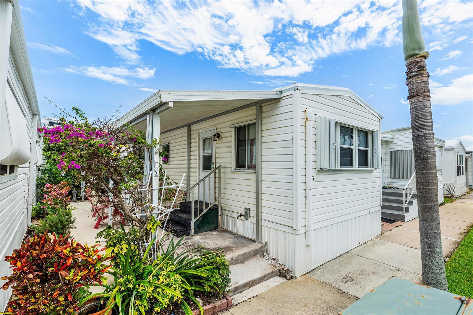 7 Ruthmary Avenue # F, Briny Breezes FL 33435