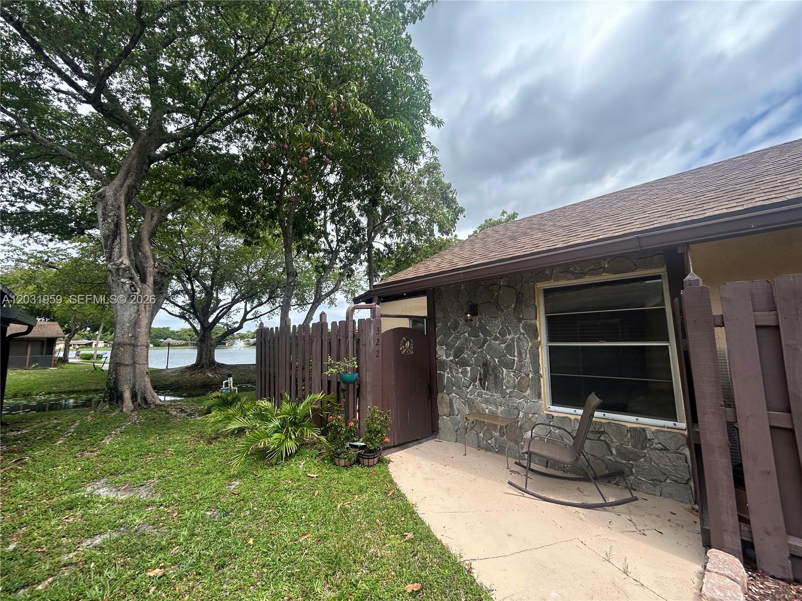 322 Briarwood Cir # 17, Hollywood FL 33024 photo 3