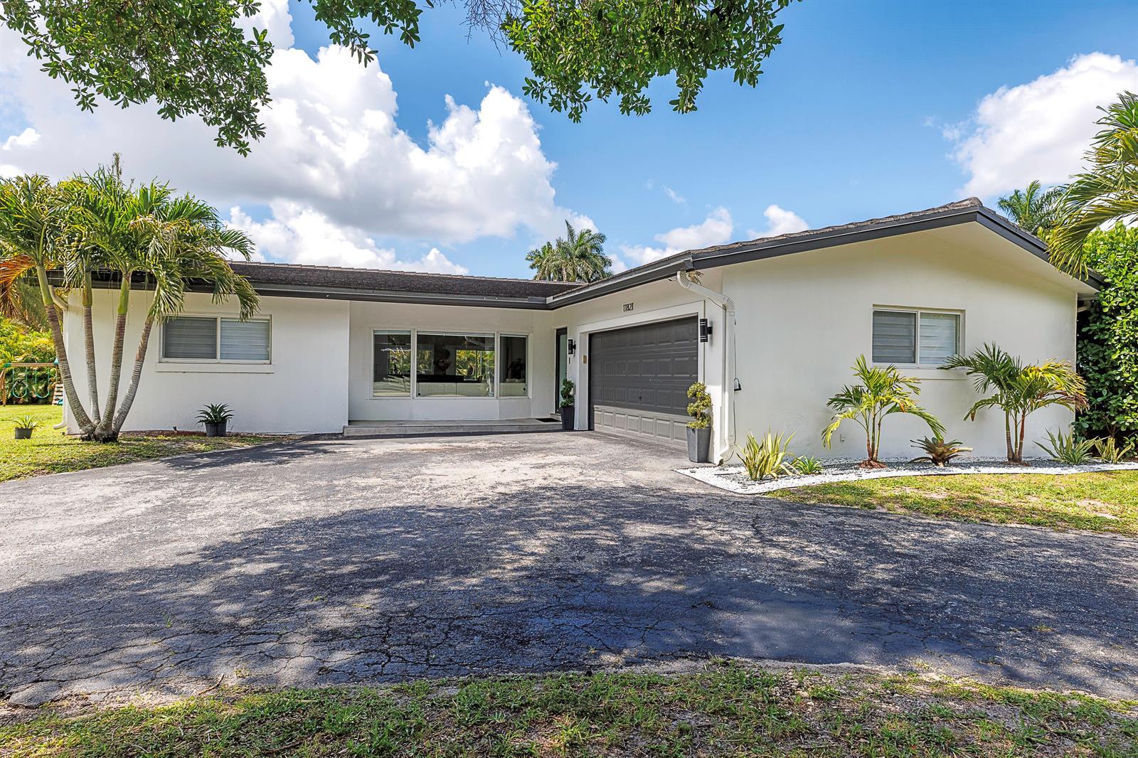 11821 NW 6th Court, Plantation FL 33325 photo 2