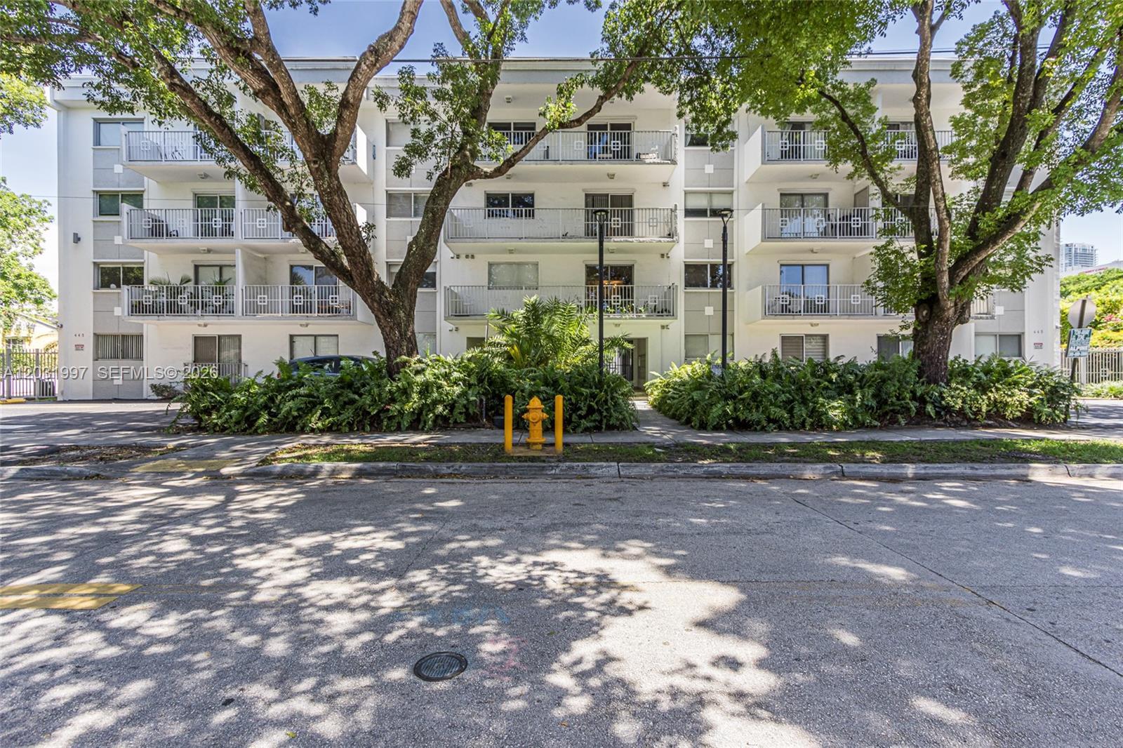 445 SW 11th St # 102, Miami FL 33130