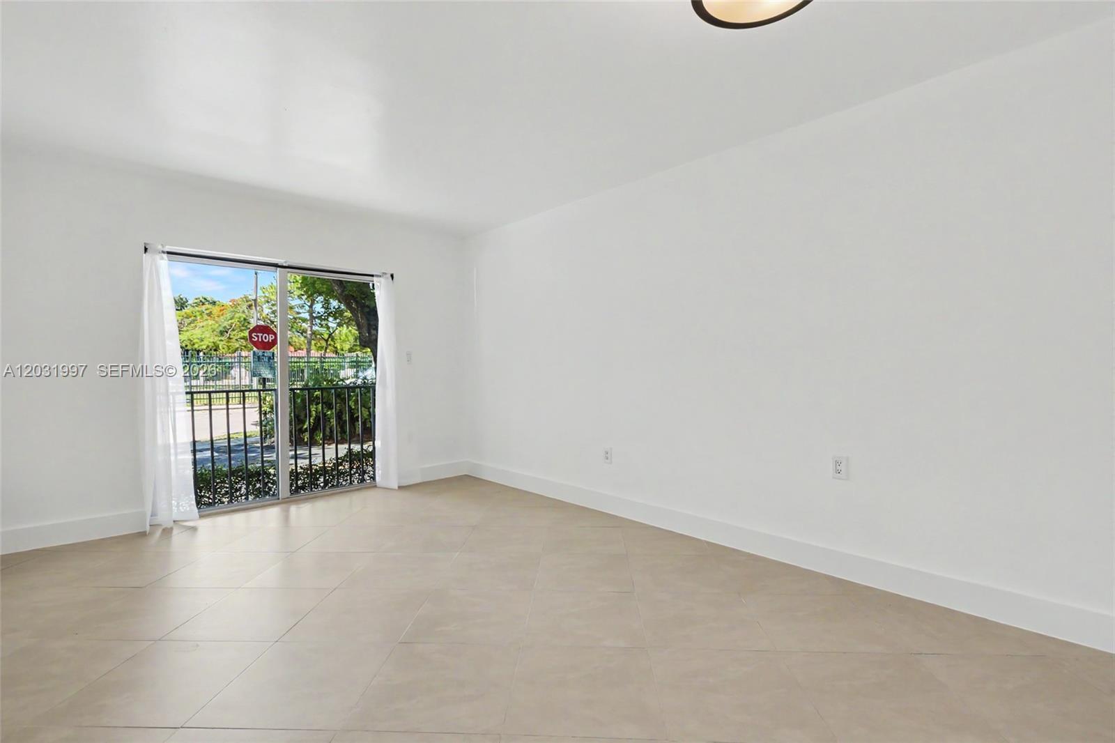 445 SW 11th St # 102, Miami FL 33130 photo 4