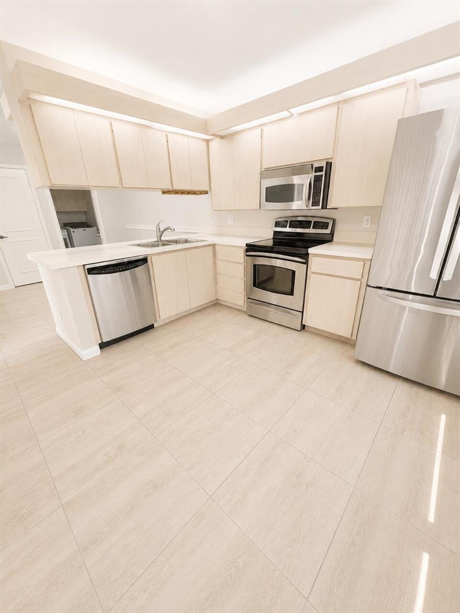 3115 Kingston Court, West Palm Beach FL 33409 photo 3