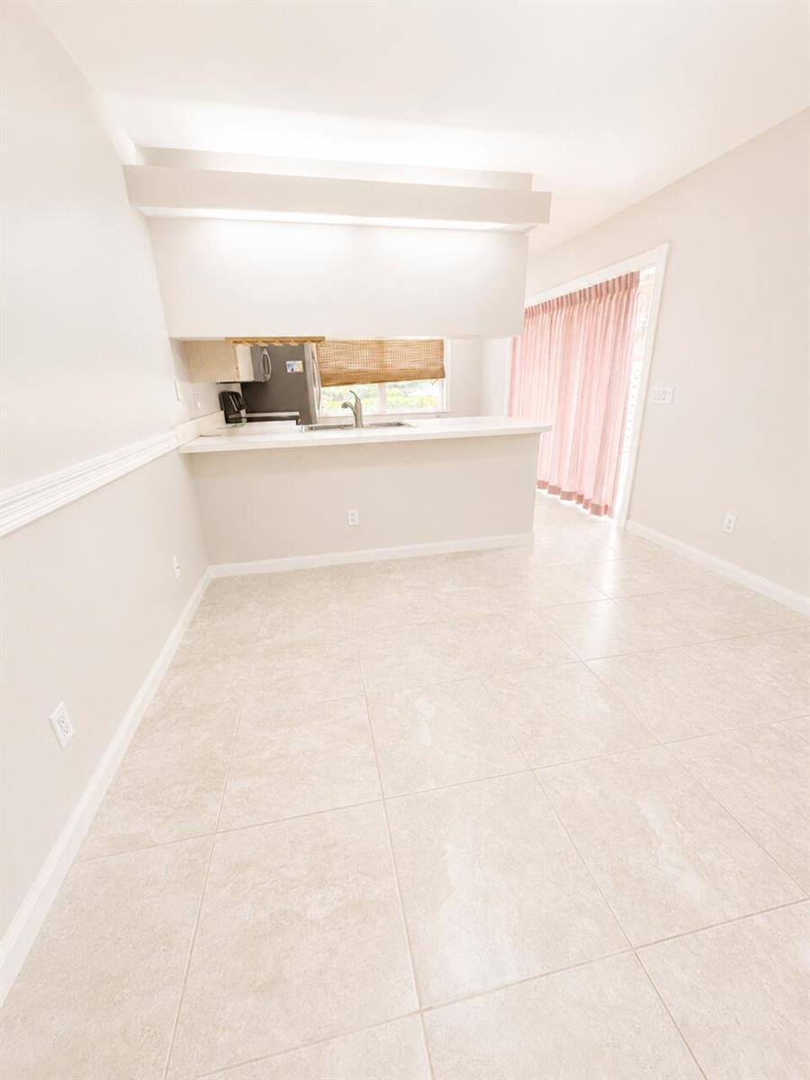 3115 Kingston Court, West Palm Beach FL 33409 photo 4