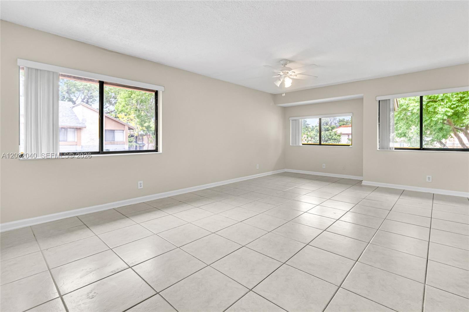 96 Wimbledon Lake Dr, Plantation FL 33324 photo 4