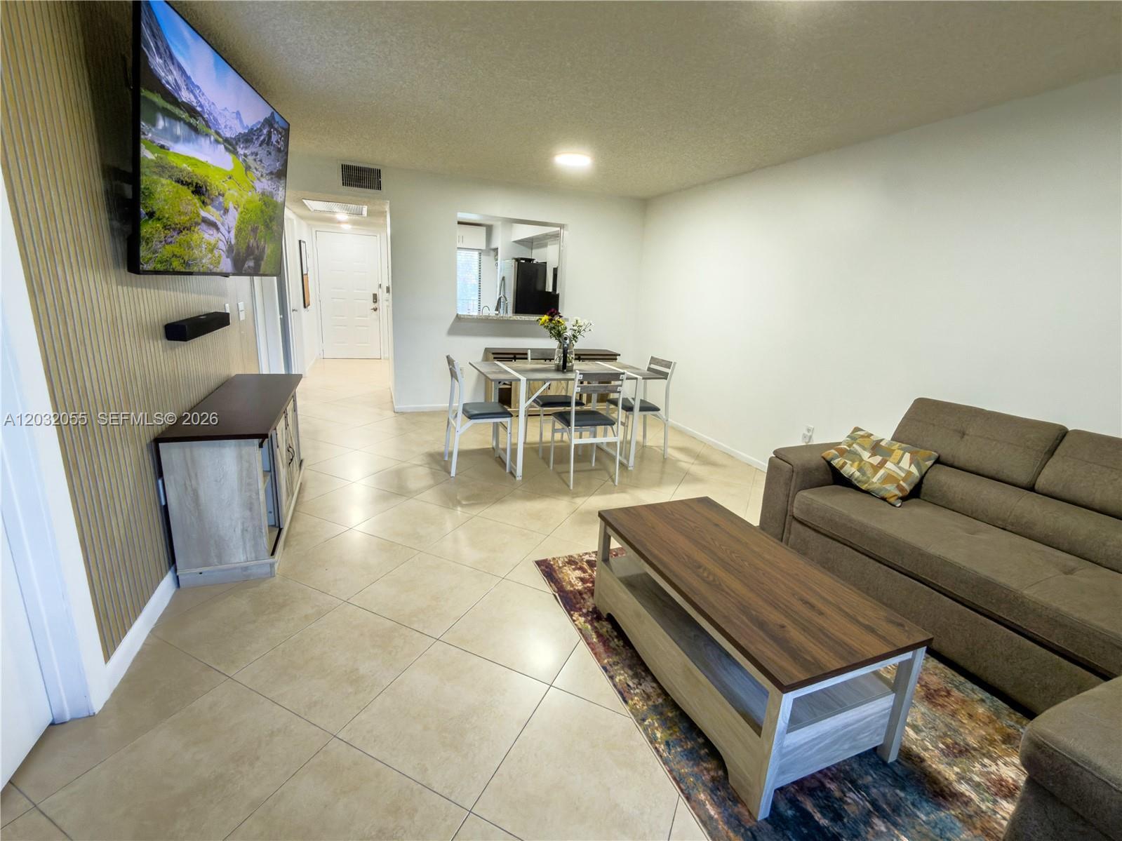 1200 SW 137th Ave # 305E, Pembroke Pines FL 33027 photo 2