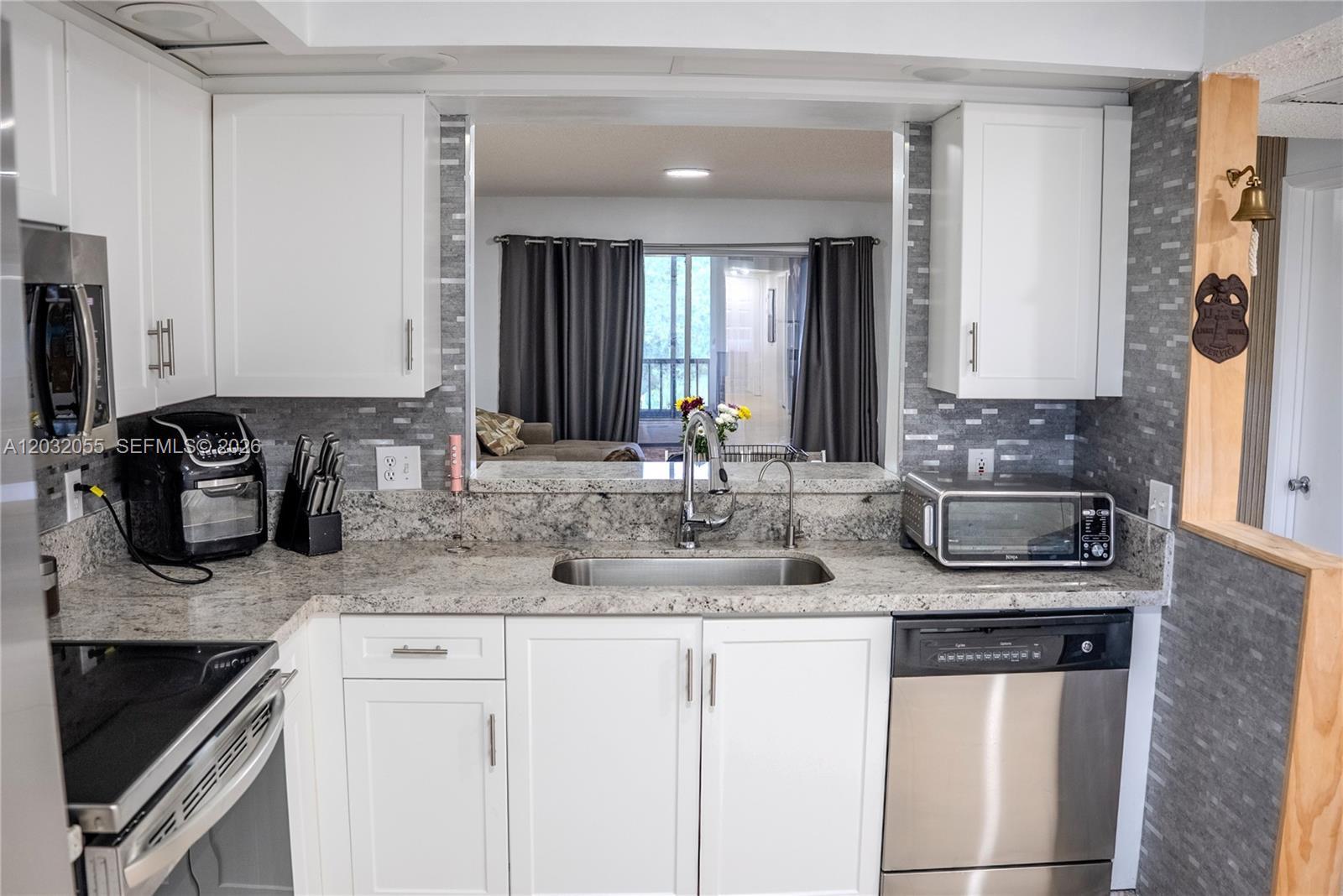 1200 SW 137th Ave # 305E, Pembroke Pines FL 33027 photo 5