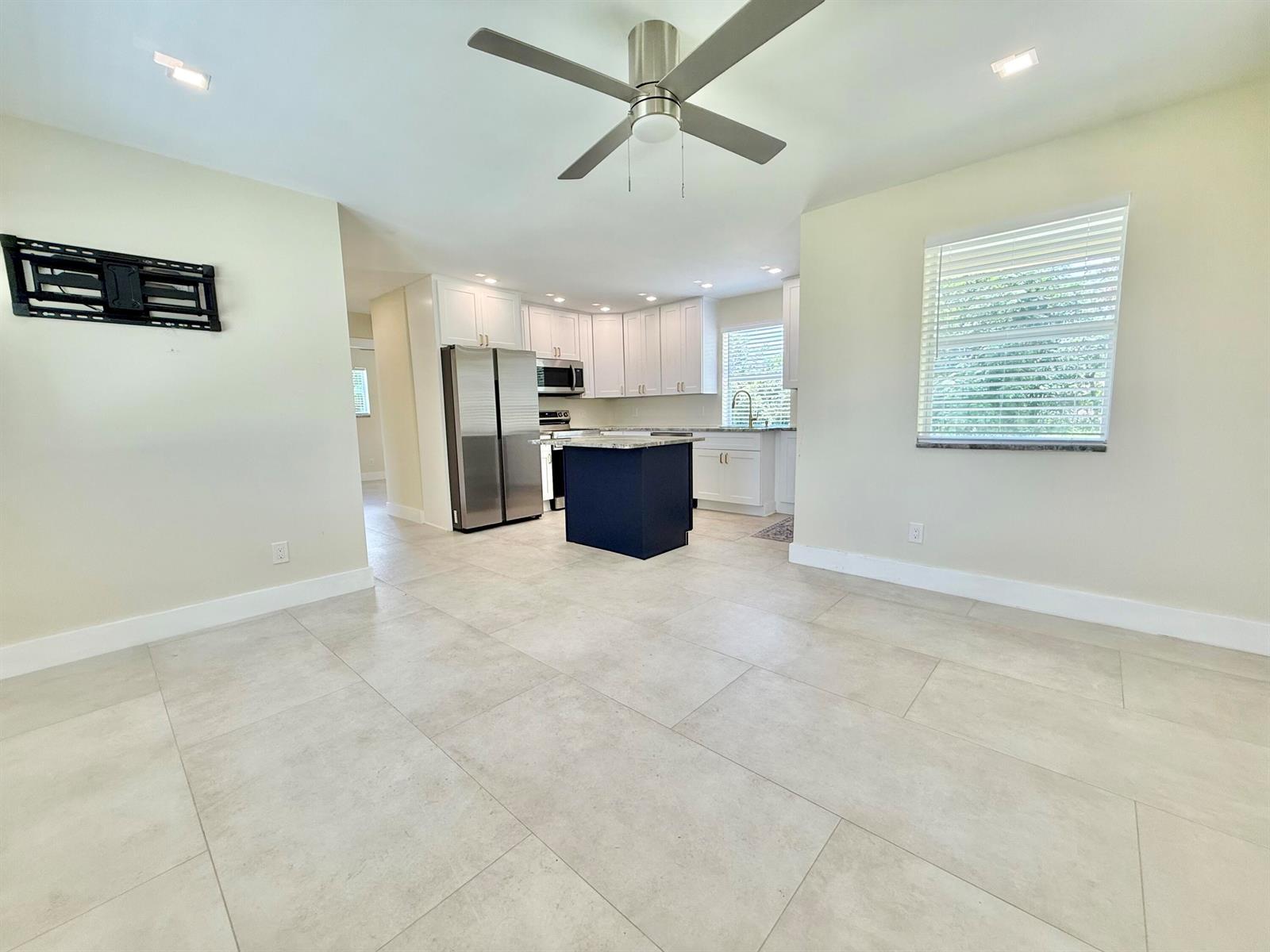 8658 SE Anthion Way, Hobe Sound FL 33455 photo 2