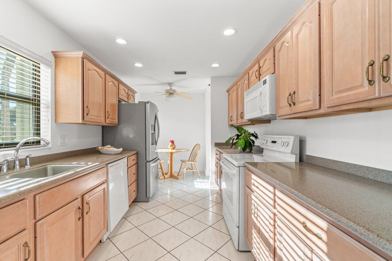 5605 Forest Oaks Terrace, Delray Beach FL 33484 photo 4