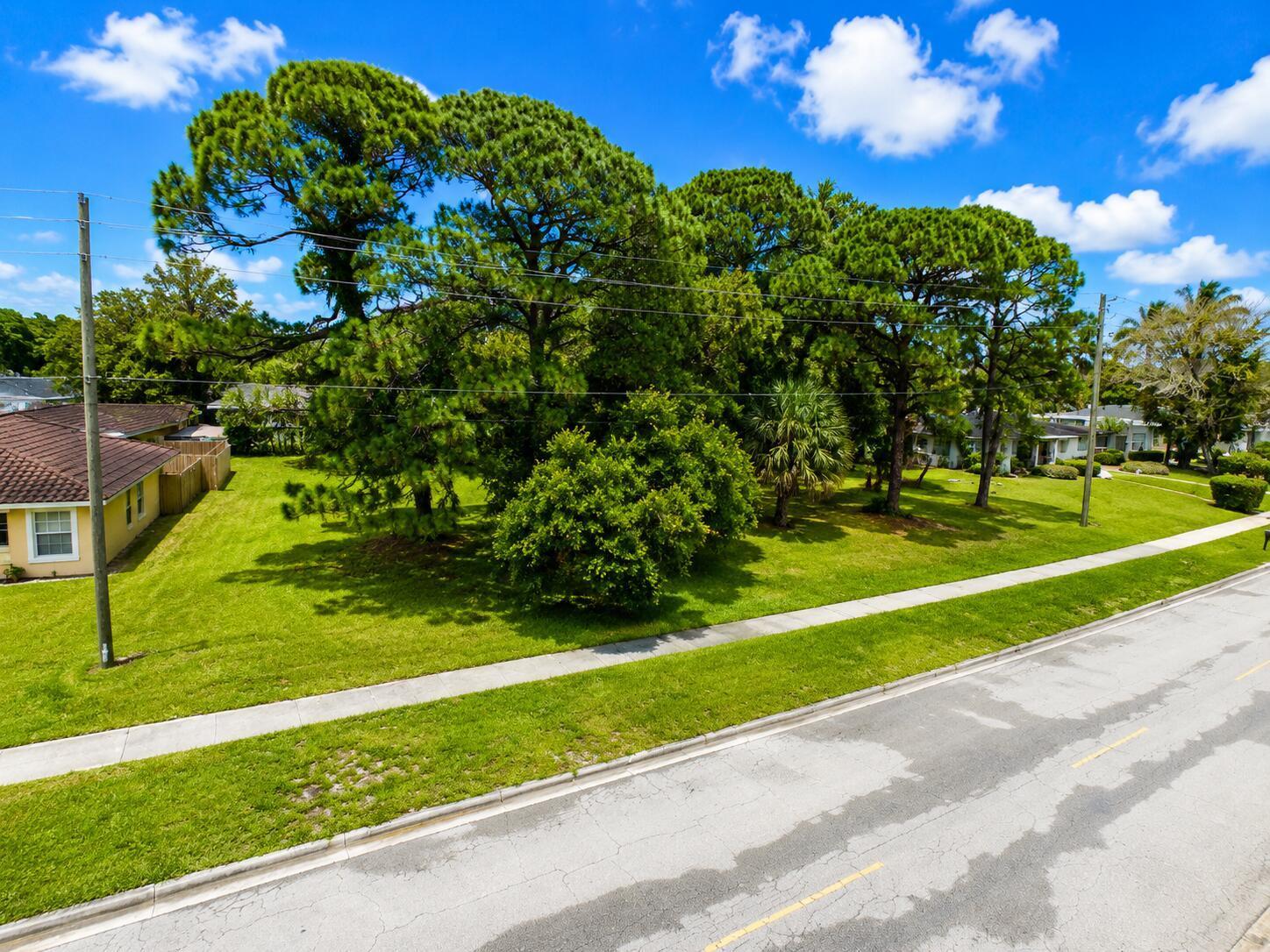 1006 Grandview Boulevard, Fort Pierce FL 34982 photo 3