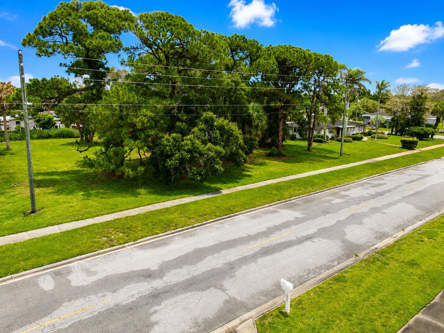 1006 Grandview Boulevard, Fort Pierce FL 34982