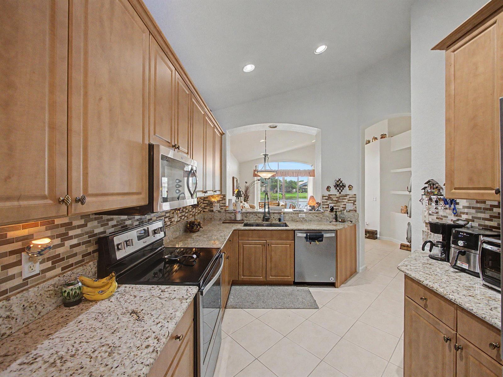 806 NW Rutherford Court, Port St. Lucie FL 34983 photo 3