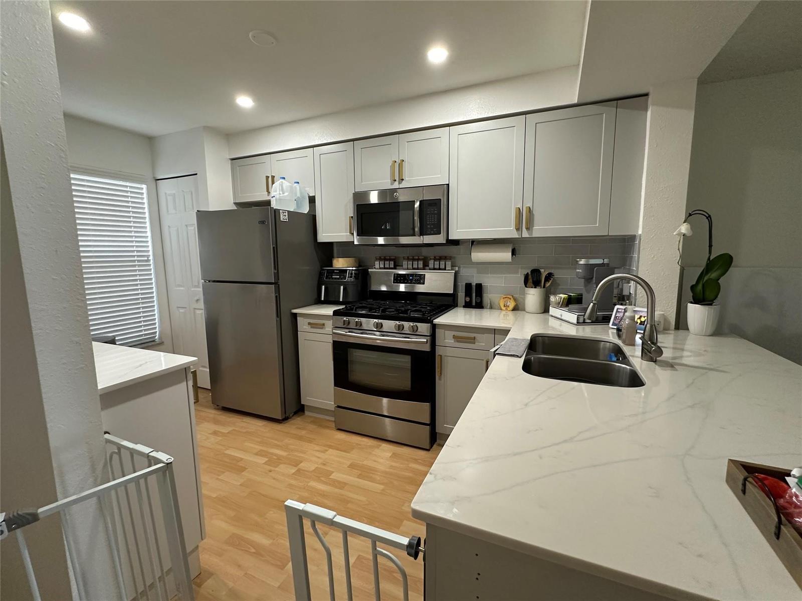 8035 Sanibel Drive, Tamarac FL 33321 photo 3