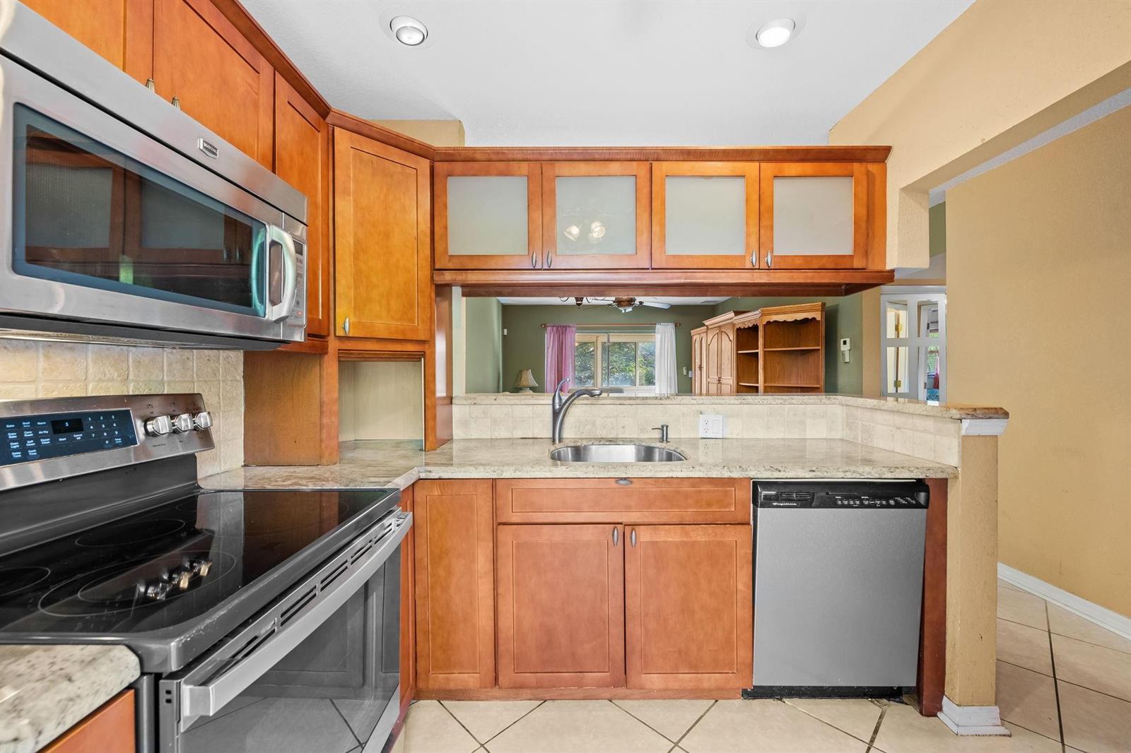 5151 W Oakland Park Boulevard # 309, Lauderdale Lakes FL 33313 photo 4