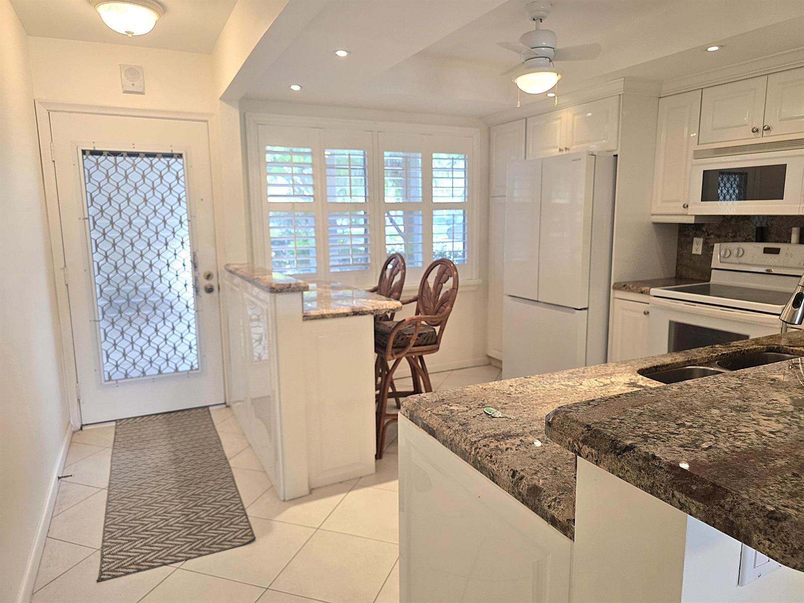 3205 Portofino Point # K1, Coconut Creek FL 33066 photo 4