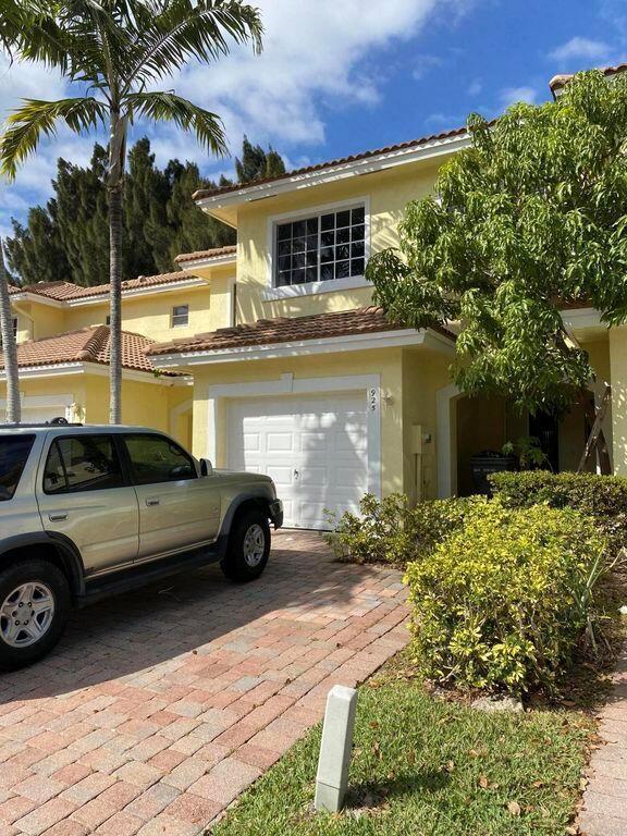 925 Imperial Lake Road, West Palm Beach FL 33413 photo 2