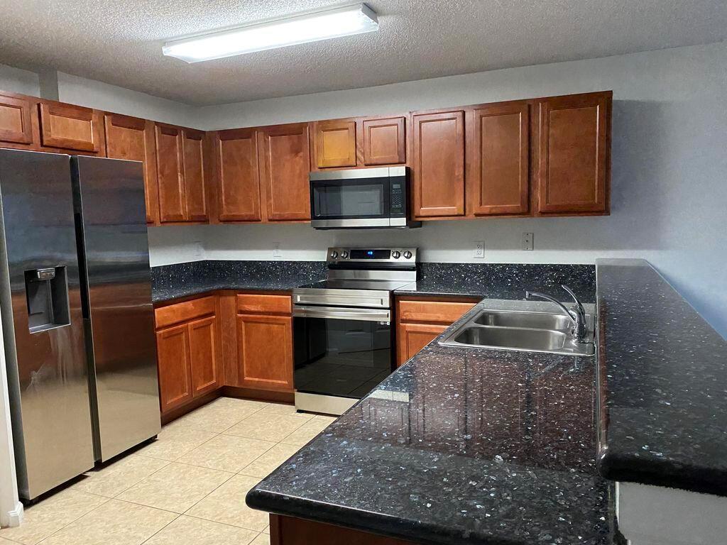 925 Imperial Lake Road, West Palm Beach FL 33413 photo 3