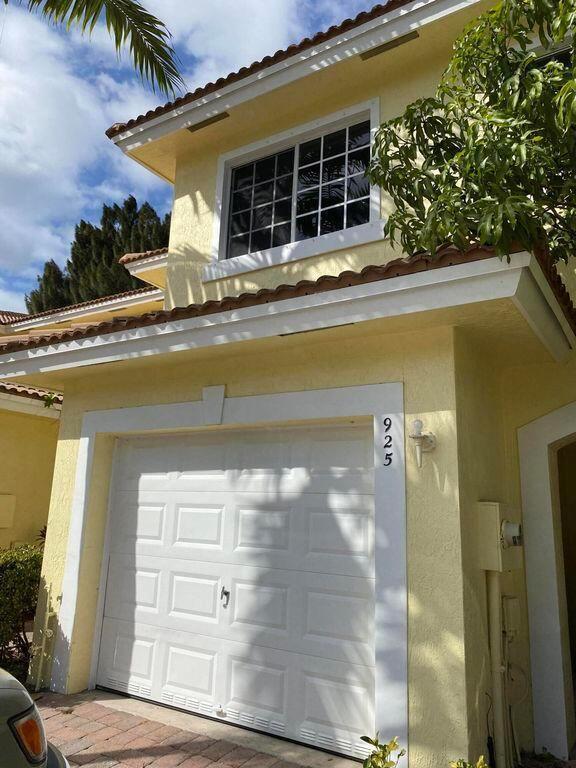 925 Imperial Lake Road, West Palm Beach FL 33413