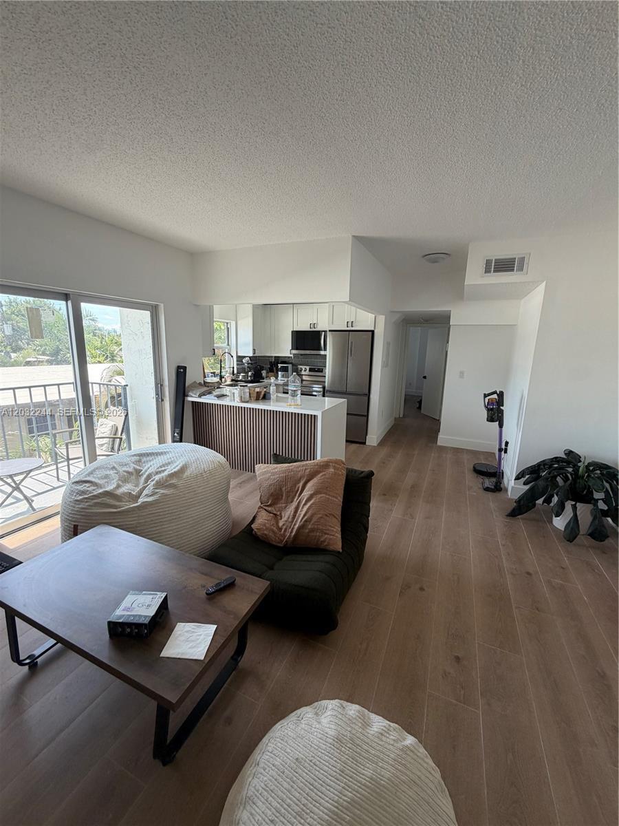 1960 Marseille Dr # 304, Miami Beach FL 33141 photo 4