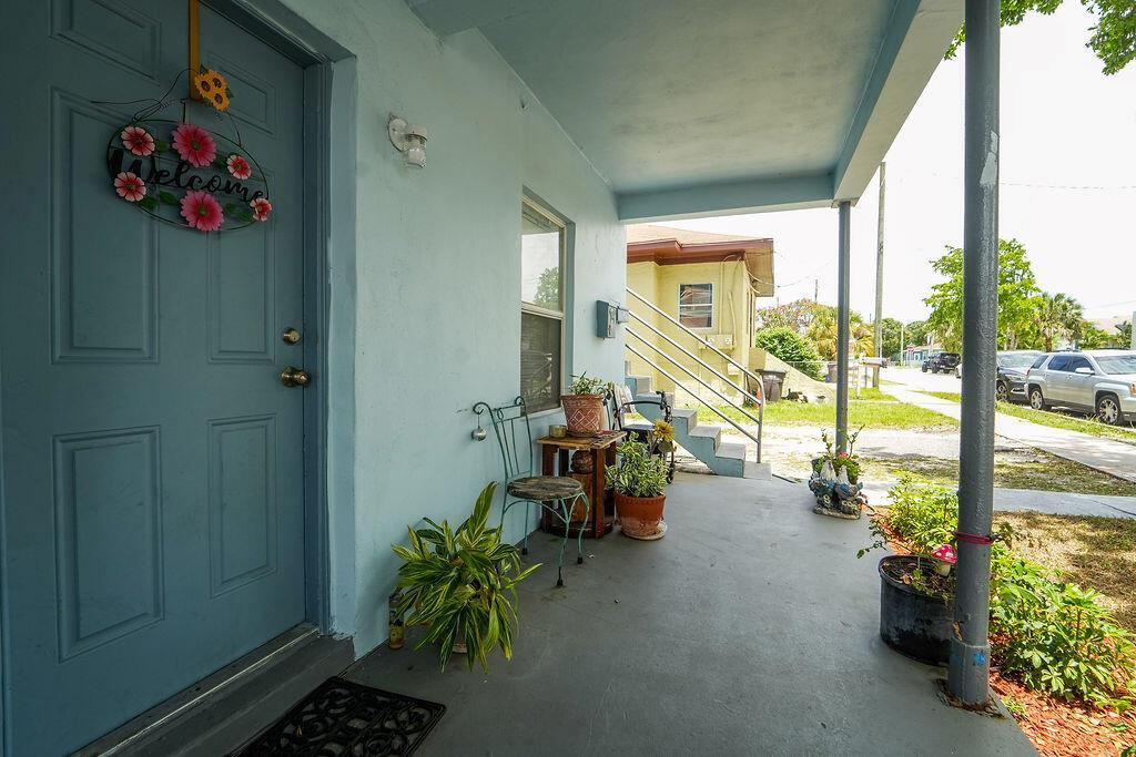 1021 14th Street, West Palm Beach FL 33401 photo 3