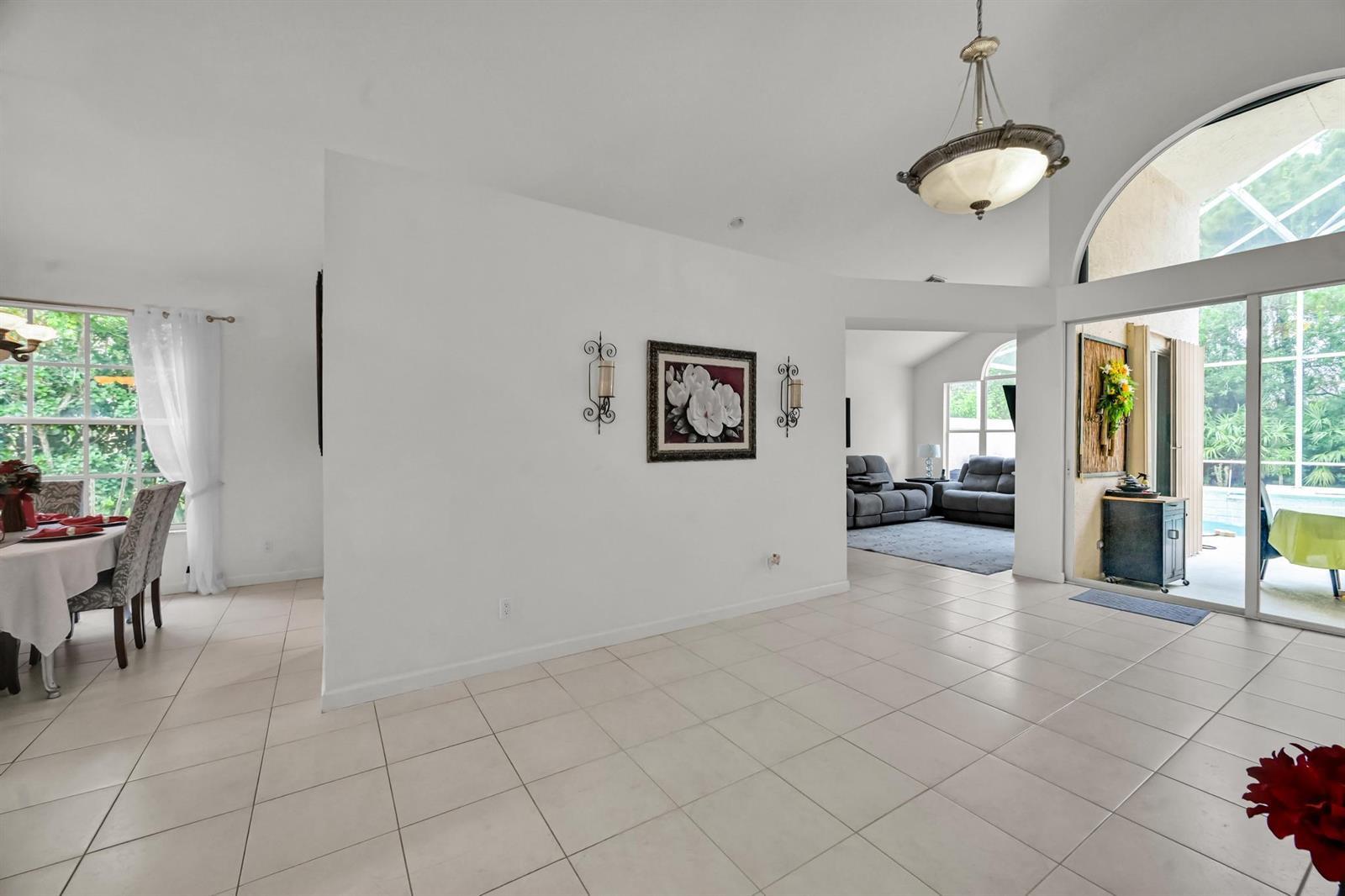 657 SW Munjack Cove, Port St. Lucie FL 34986 photo 5