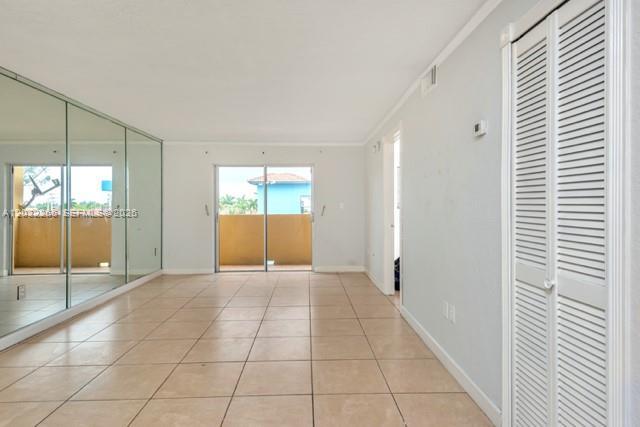 2735 W 52nd St # 402, Hialeah FL 33016 photo 2