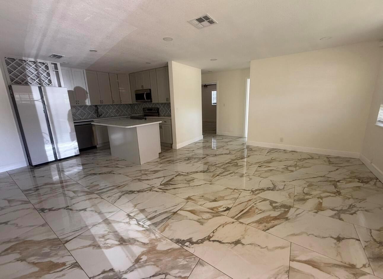 2122 NE 1st Street, Boynton Beach FL 33435