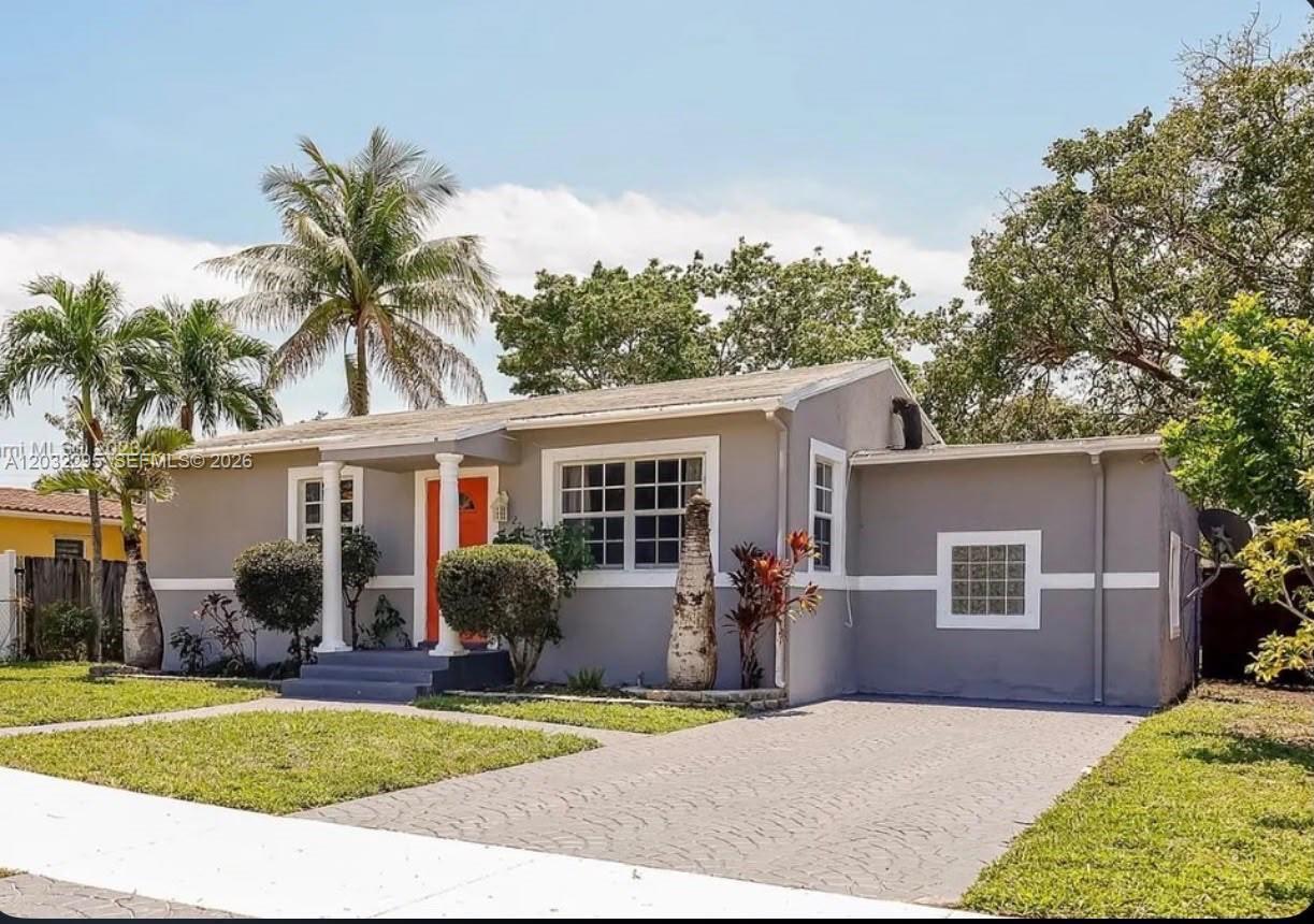 2740 Dewey St, Hollywood FL 33020 photo 2