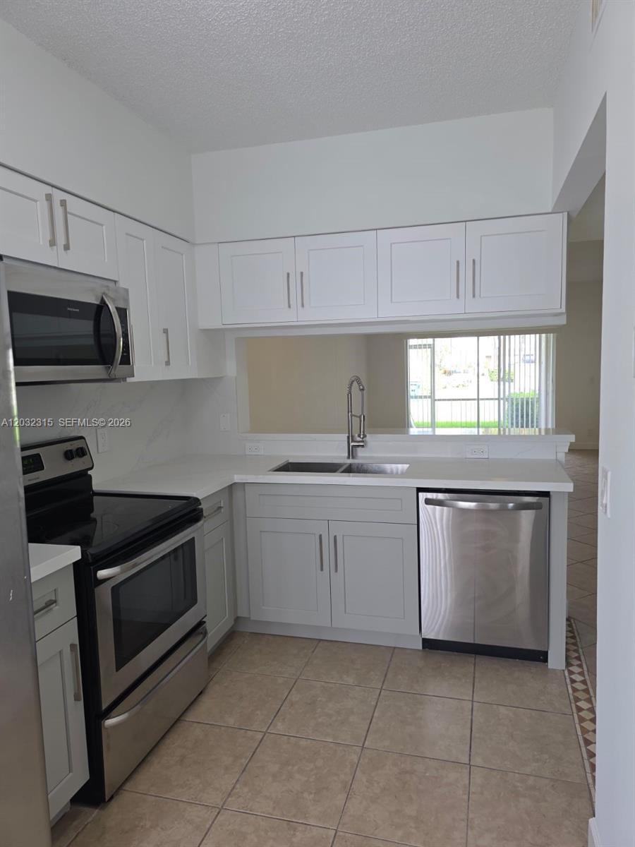 1 Simonton Cir # 1, Weston FL 33326 photo 4
