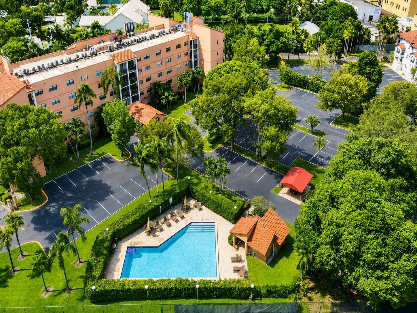620 Tennis Club Drive # 304, Fort Lauderdale FL 33311 photo 2