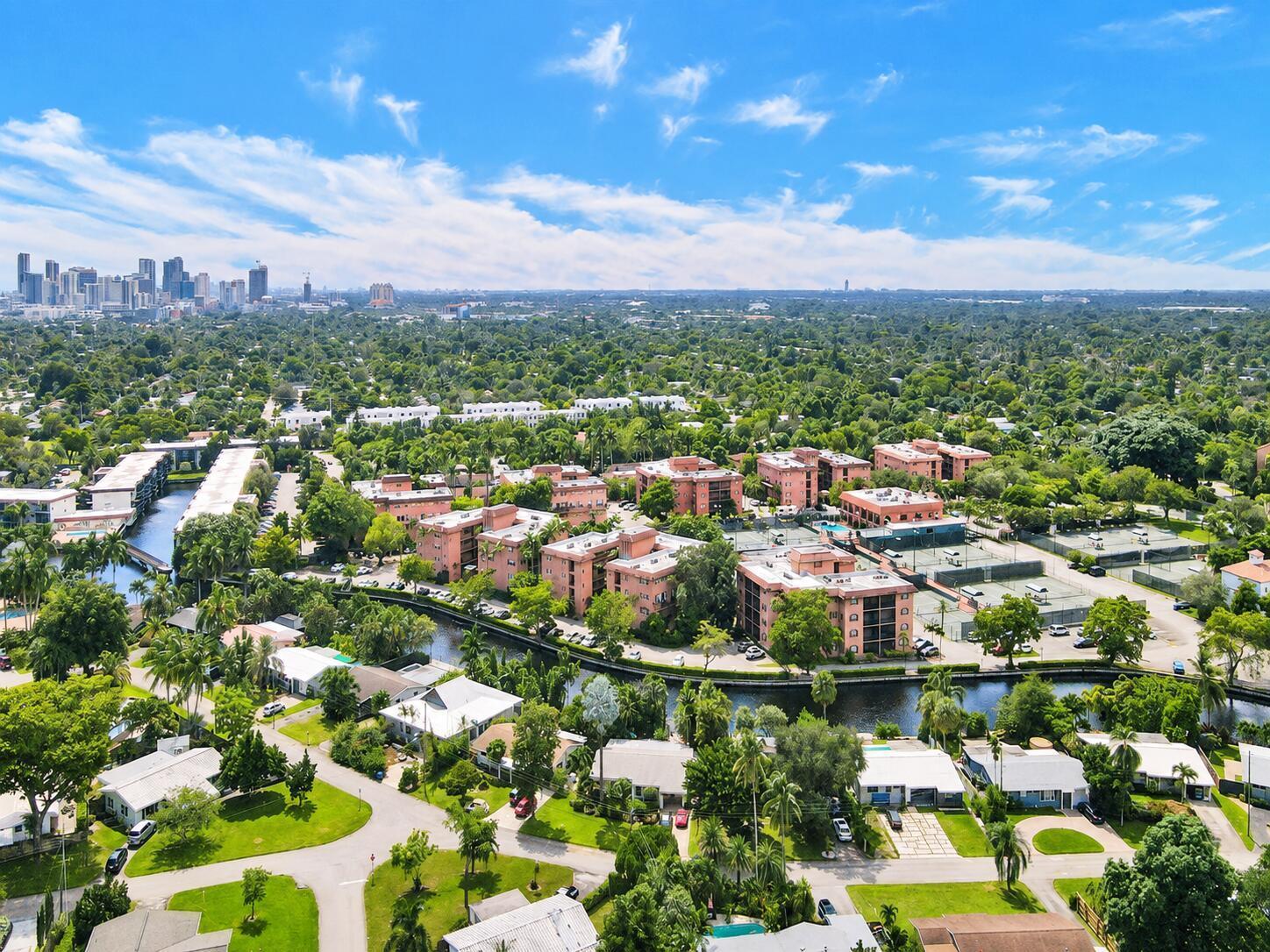 620 Tennis Club Drive # 304, Fort Lauderdale FL 33311