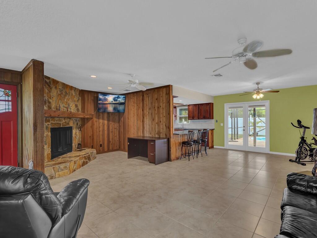 725 SW 4th Ave Avenue SW, Vero Beach FL 32962 photo 3