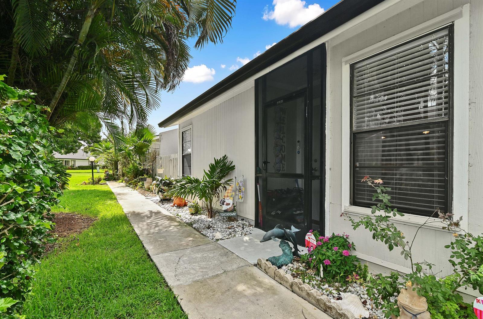 4383 Willow Pond Circle, West Palm Beach FL 33417 photo 2