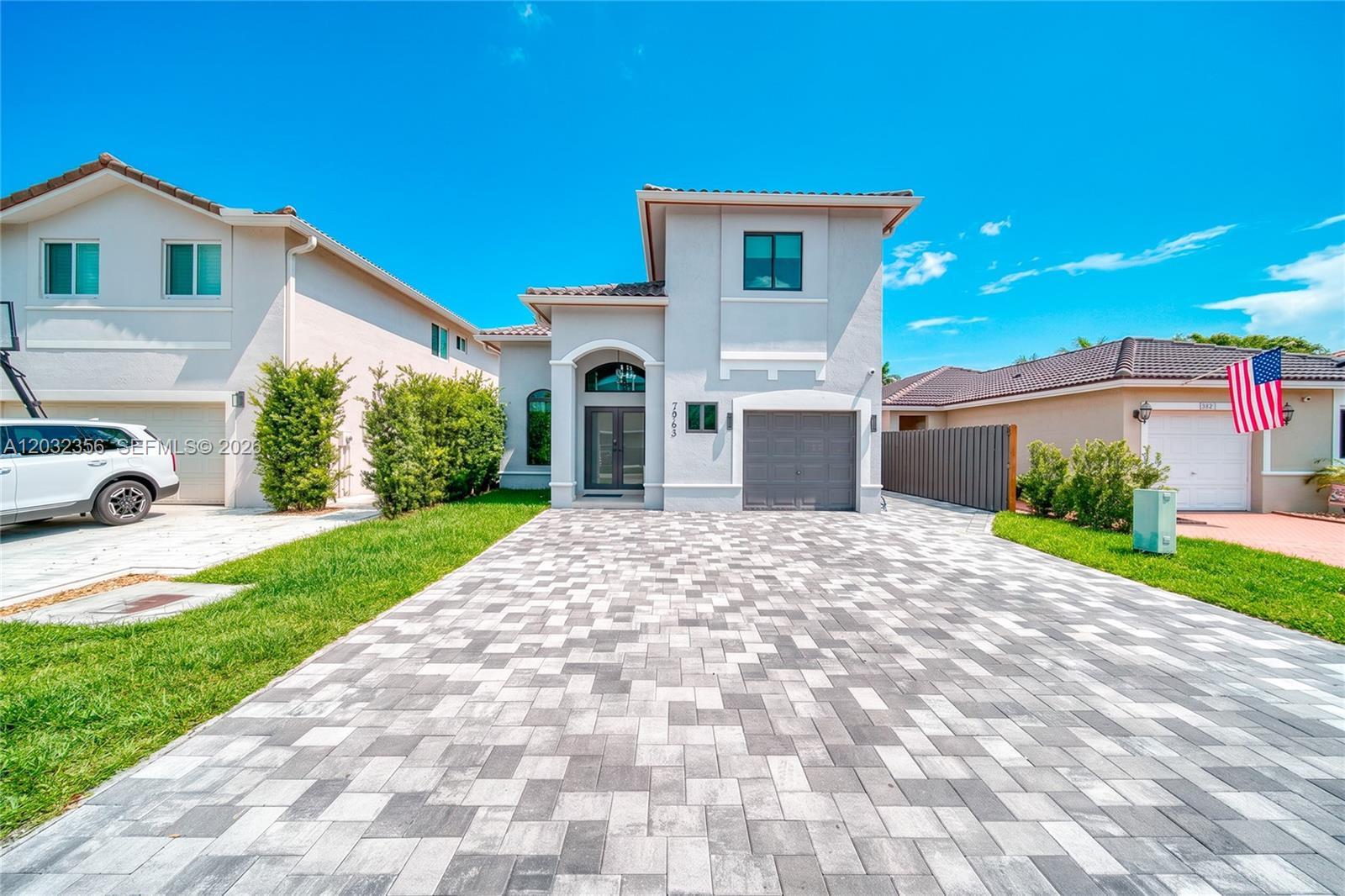7963 NW 195th Ter, Hialeah FL 33015 photo 2