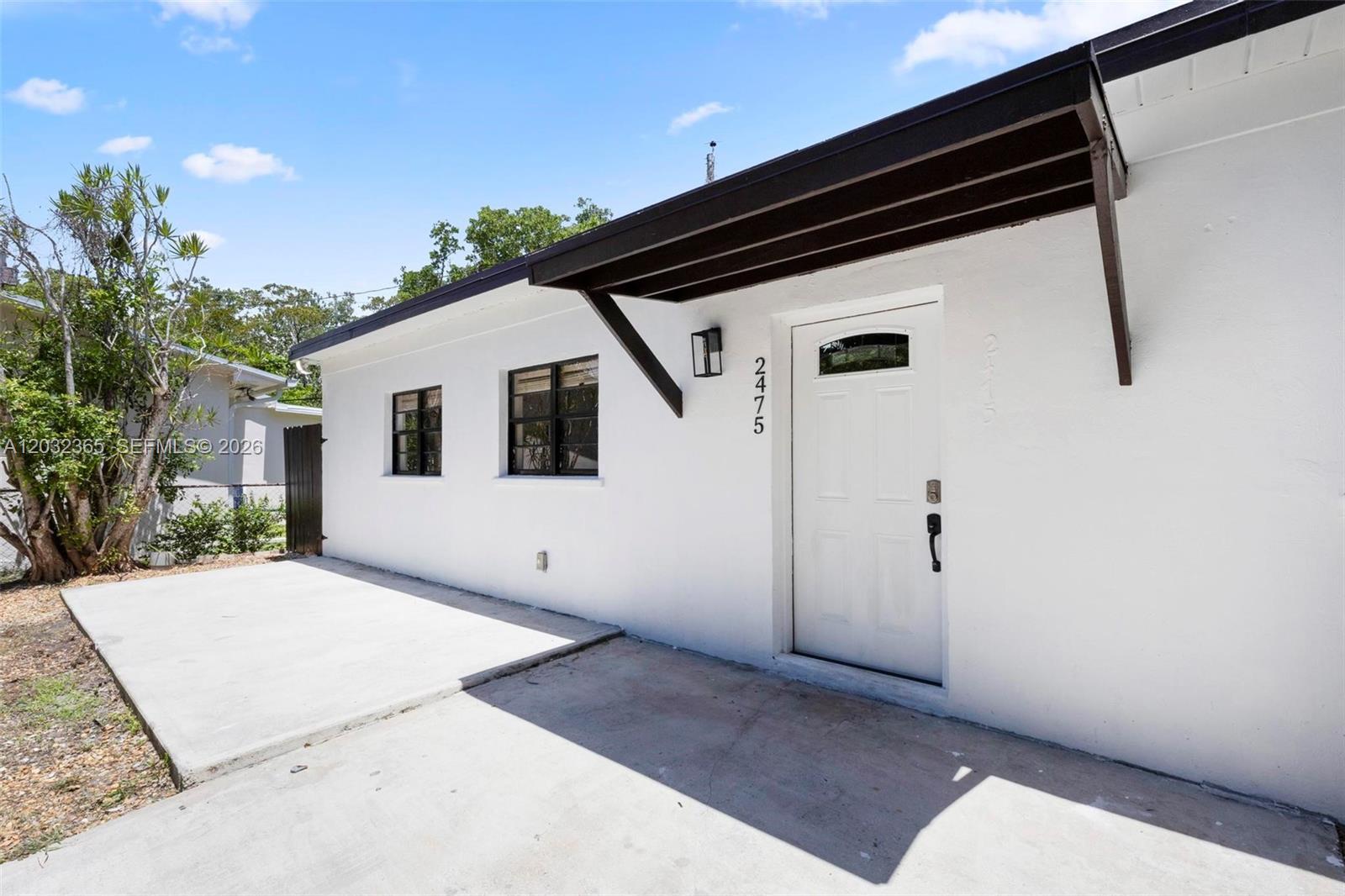 2475 NE 137th St, North Miami Beach FL 33181 photo 2