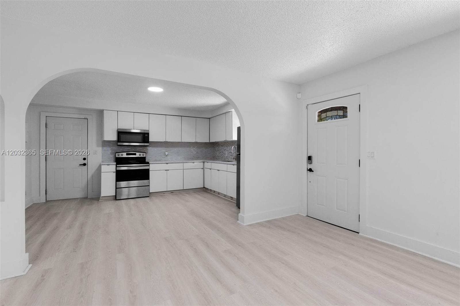 2475 NE 137th St, North Miami Beach FL 33181 photo 3