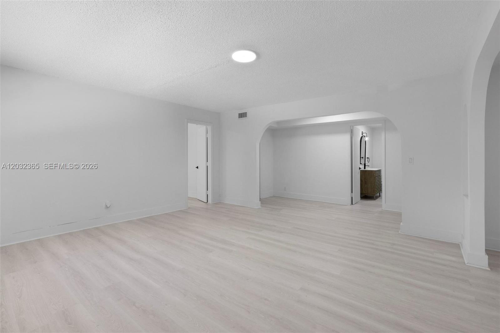 2475 NE 137th St, North Miami Beach FL 33181 photo 4