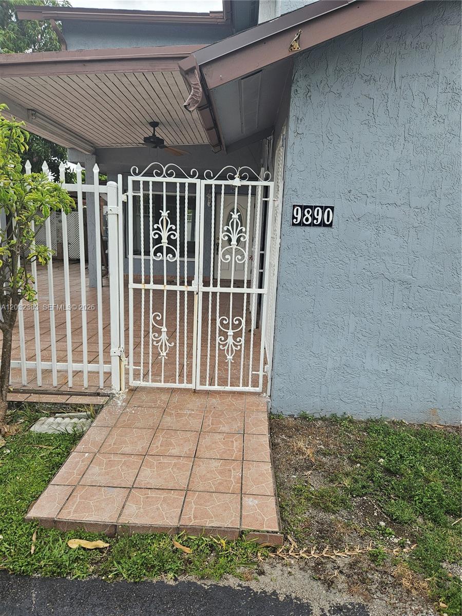 9890 NW 80th Pl # 2122, Hialeah Gardens FL 33016 photo 4