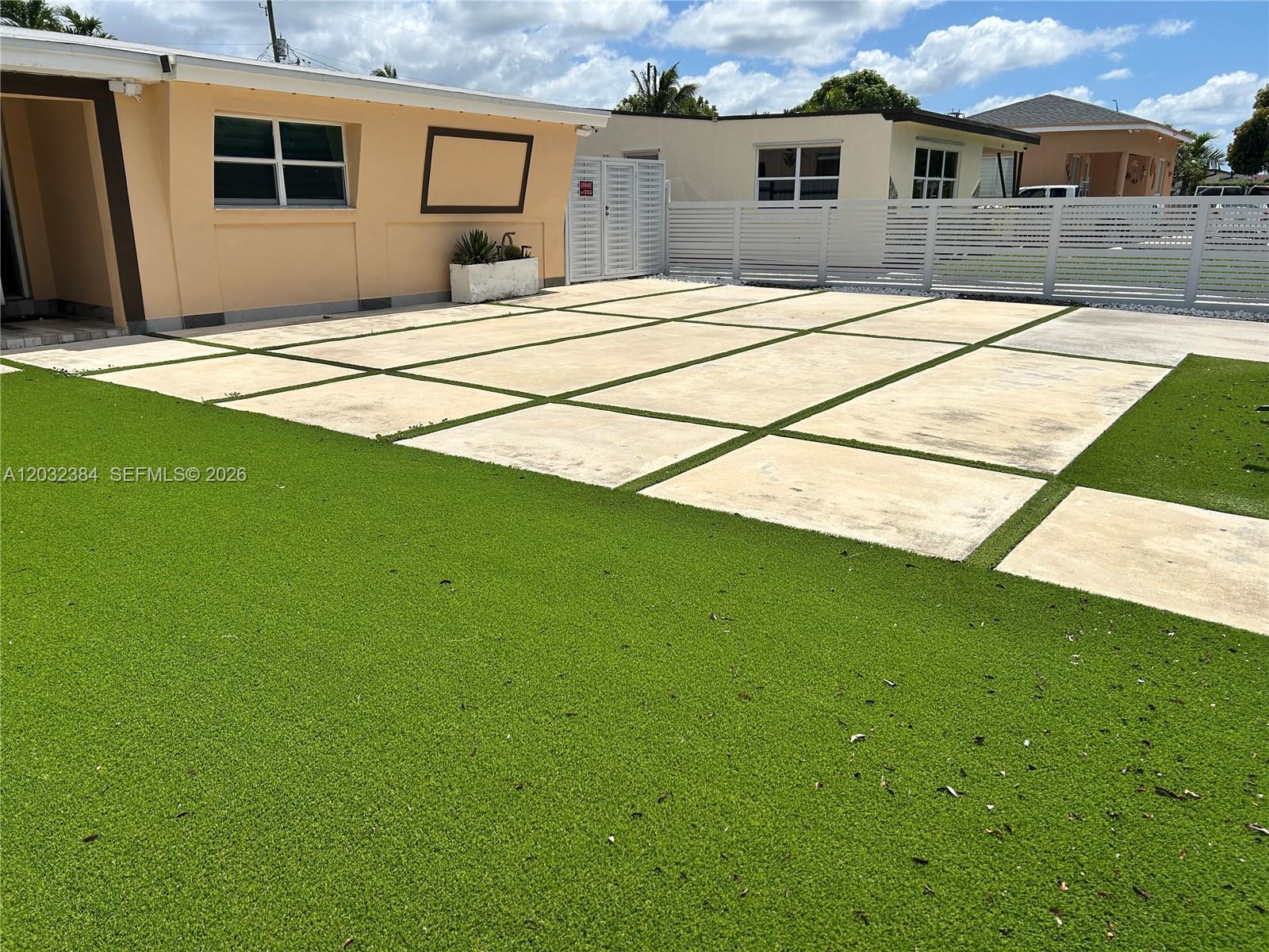 633 E 22nd St, Hialeah FL 33013 photo 3