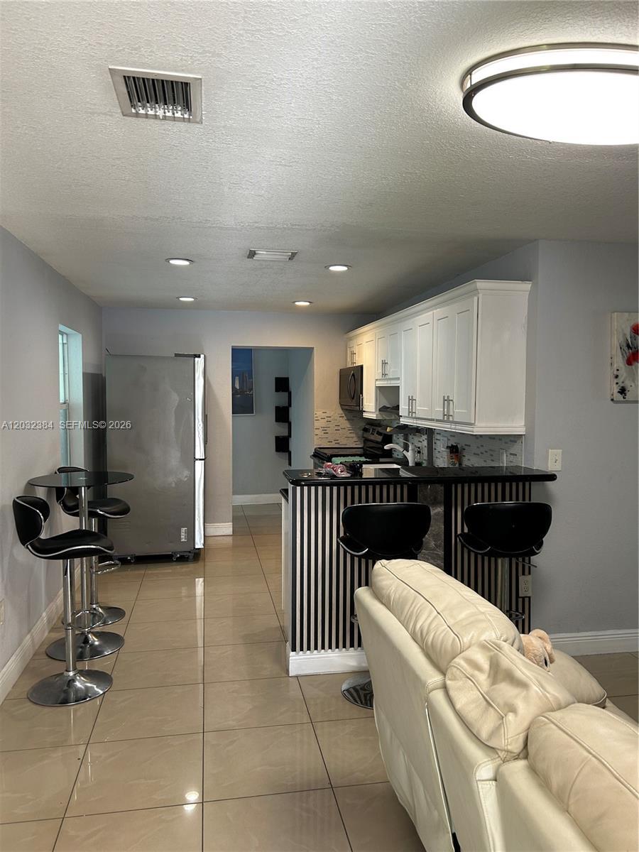 633 E 22nd St, Hialeah FL 33013 photo 4