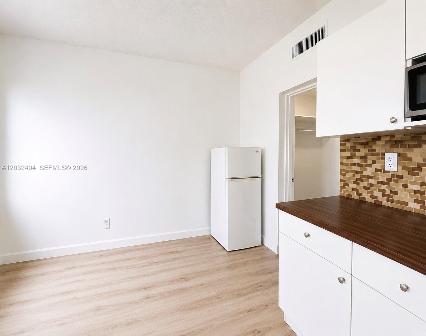 26 Diplomat Pkwy # 2325, Hallandale Beach FL 33009 photo 2