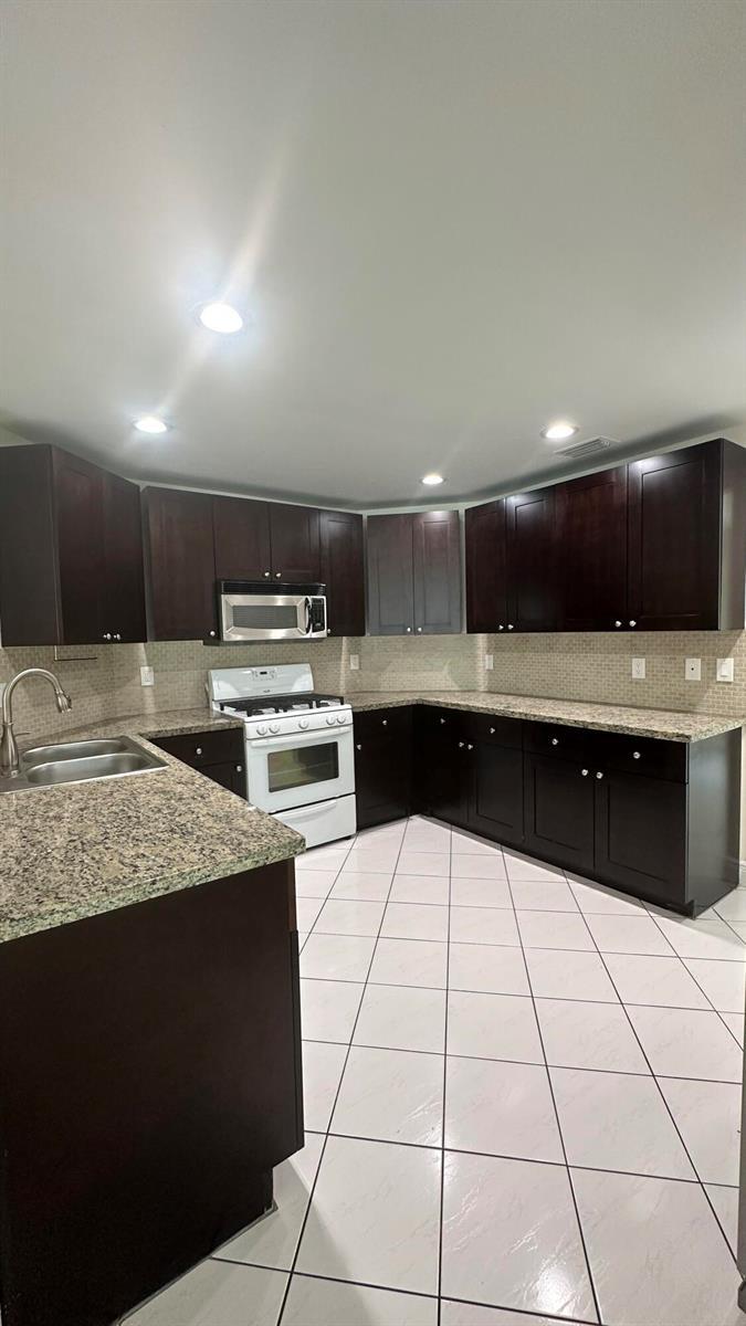 13389 NW 7th Street, Plantation FL 33325 photo 2