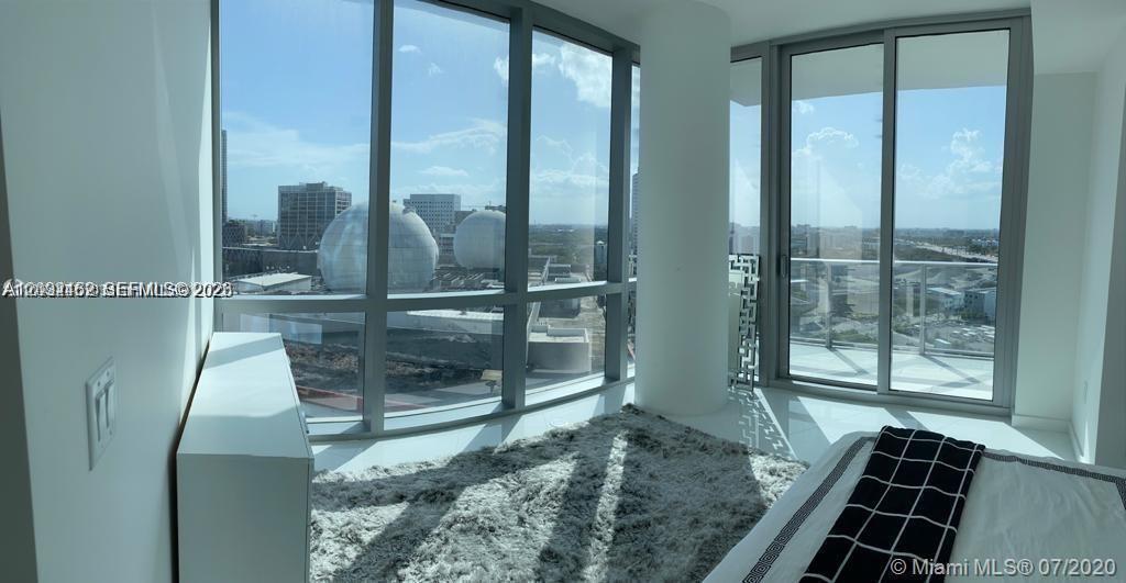 Miami, FL 33128 photo 4