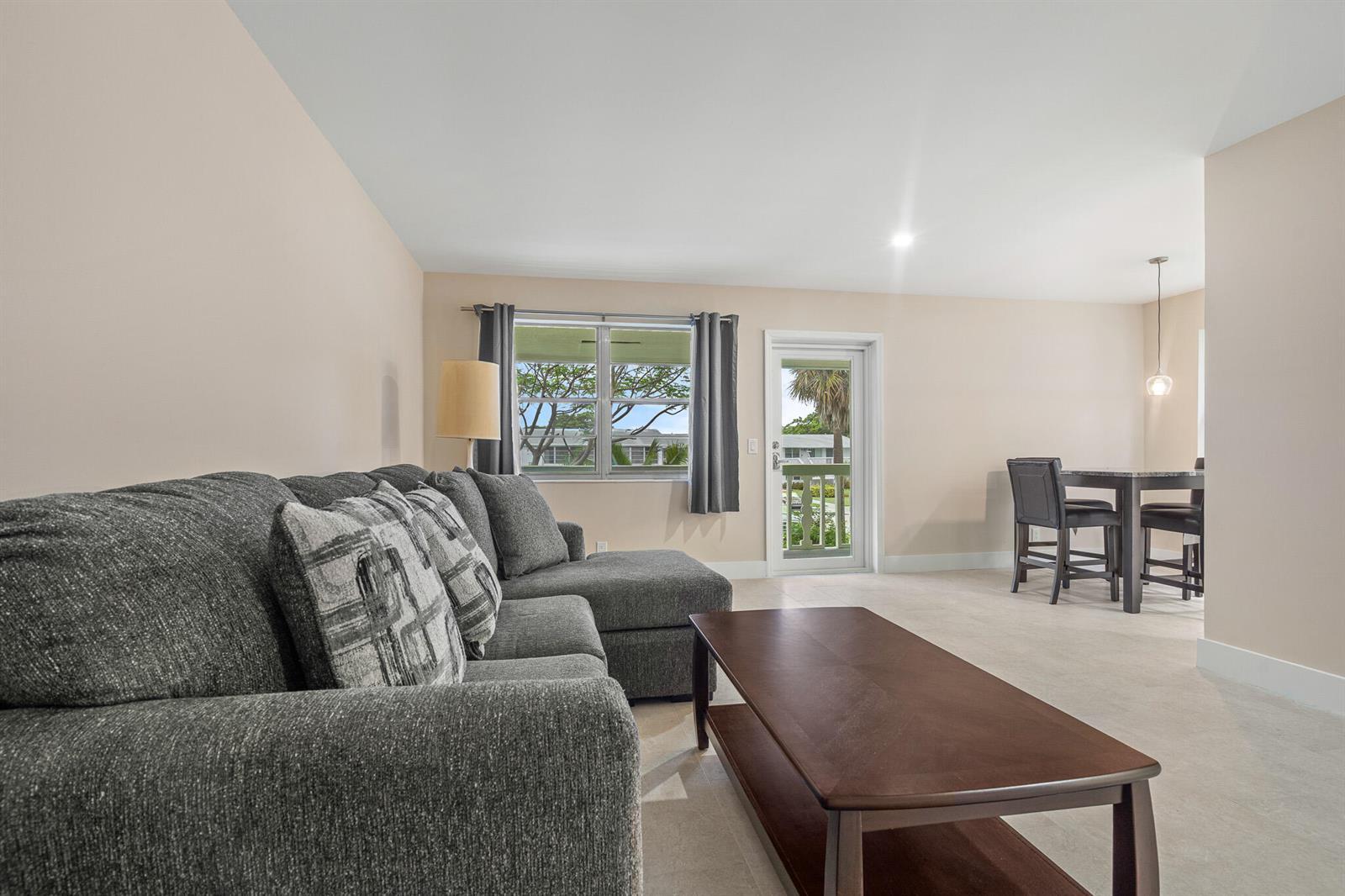 168 Farnham, Deerfield Beach FL 33442 photo 5