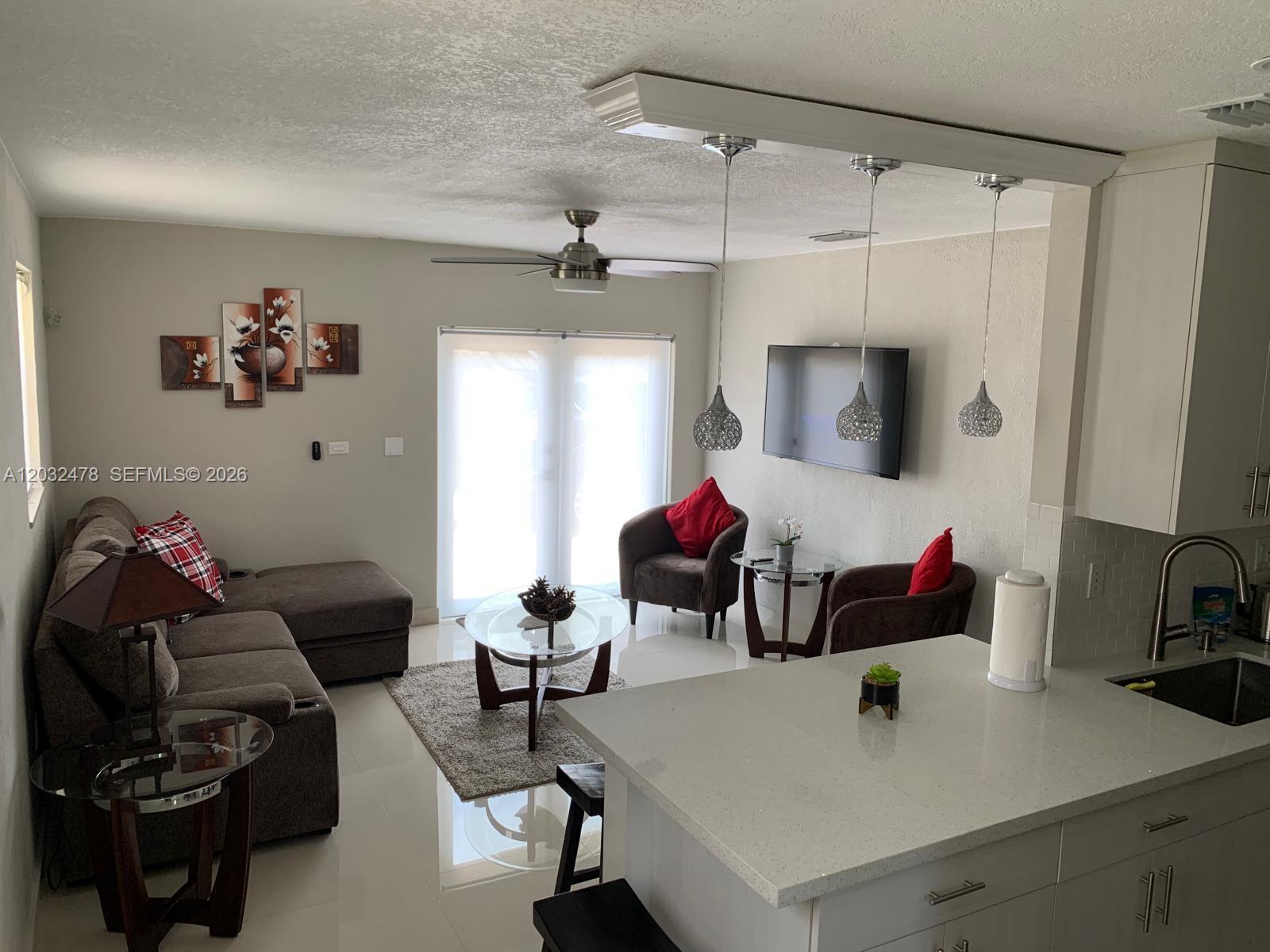1630 N 68th Ave, Hollywood FL 33024 photo 2