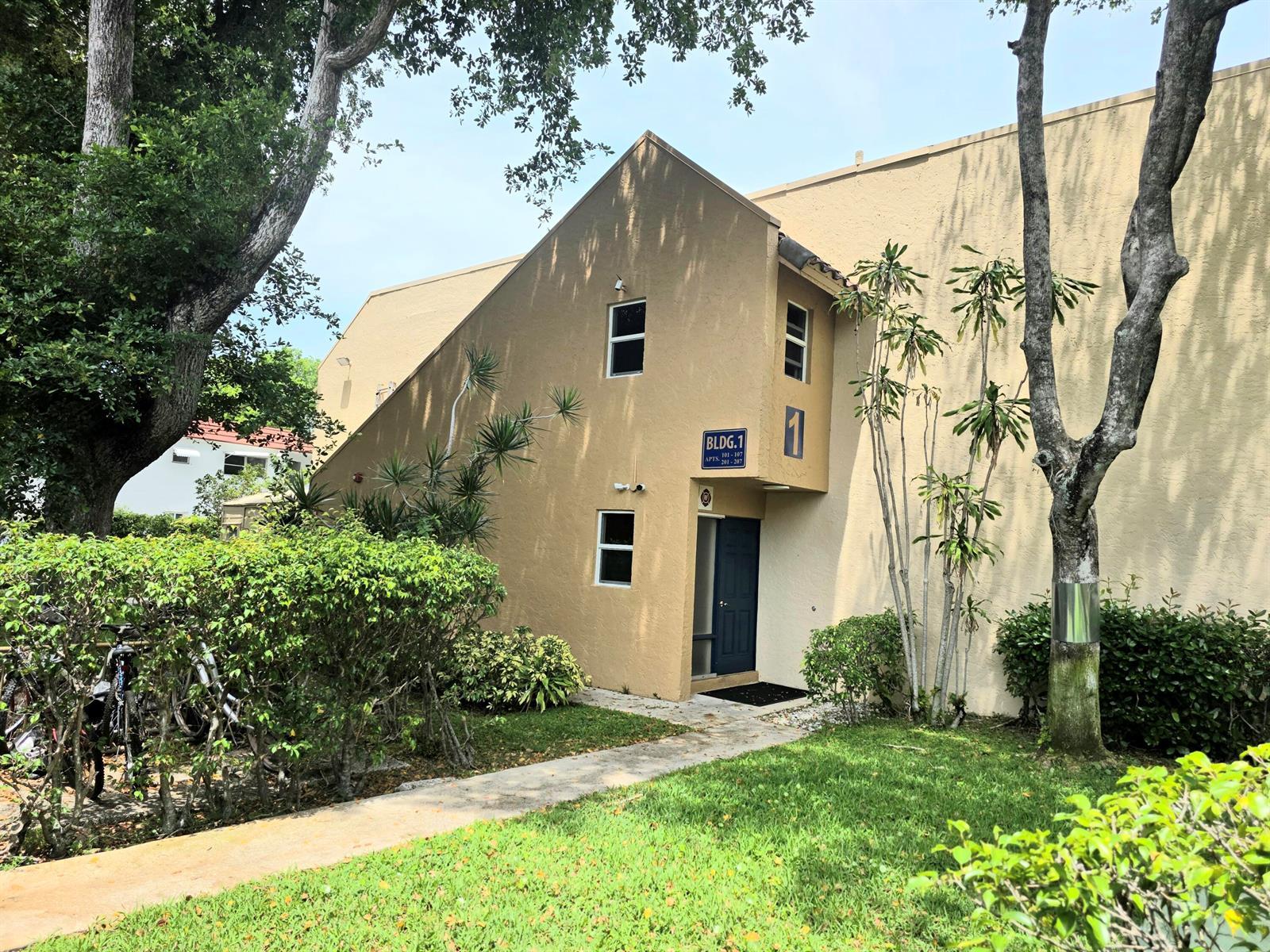 959 SE 2nd Avenue # 101, Deerfield Beach FL 33441 photo 3