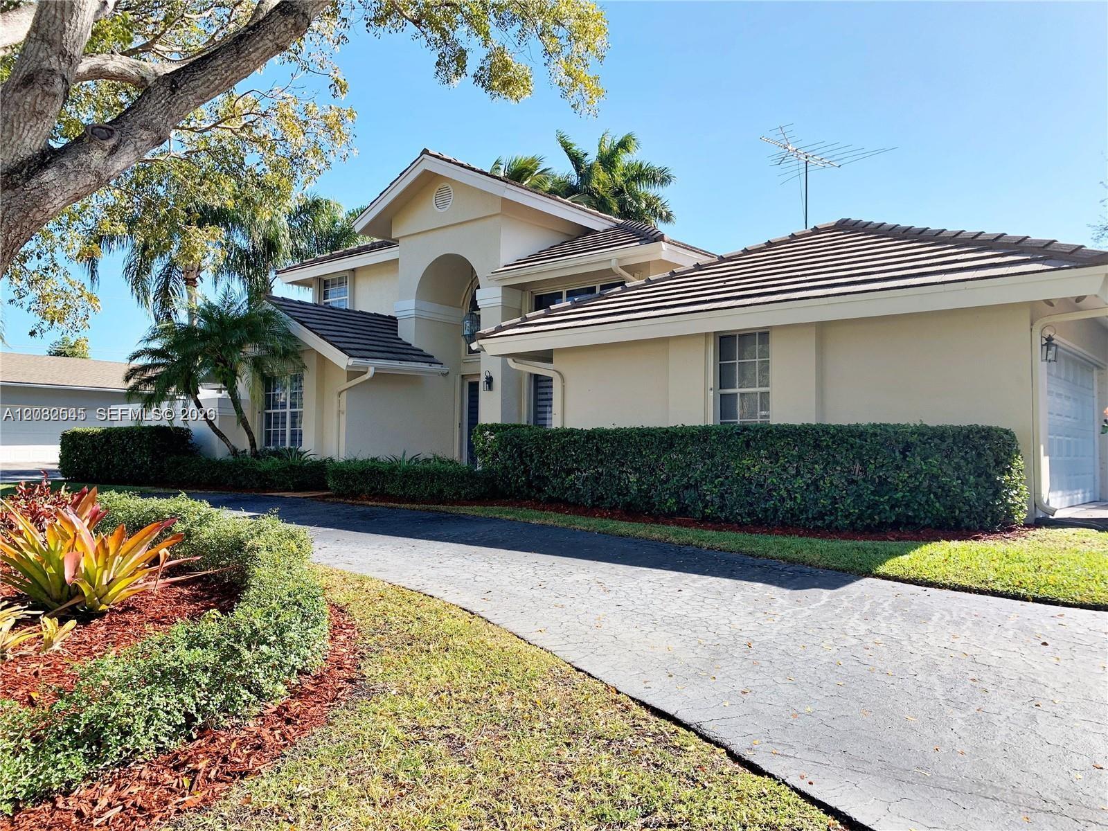 8224 SW 178th Ter, Palmetto Bay FL 33157 photo 3