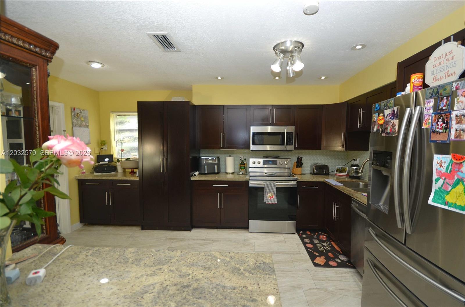 7470 Polk St, Hollywood FL 33024 photo 2