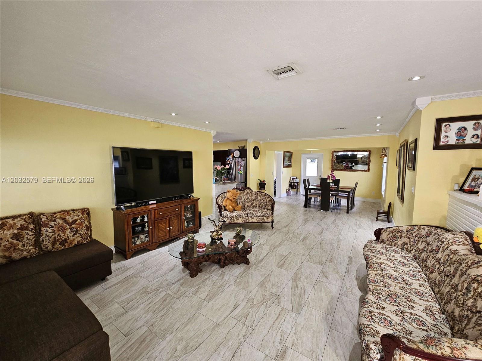 7470 Polk St, Hollywood FL 33024 photo 3