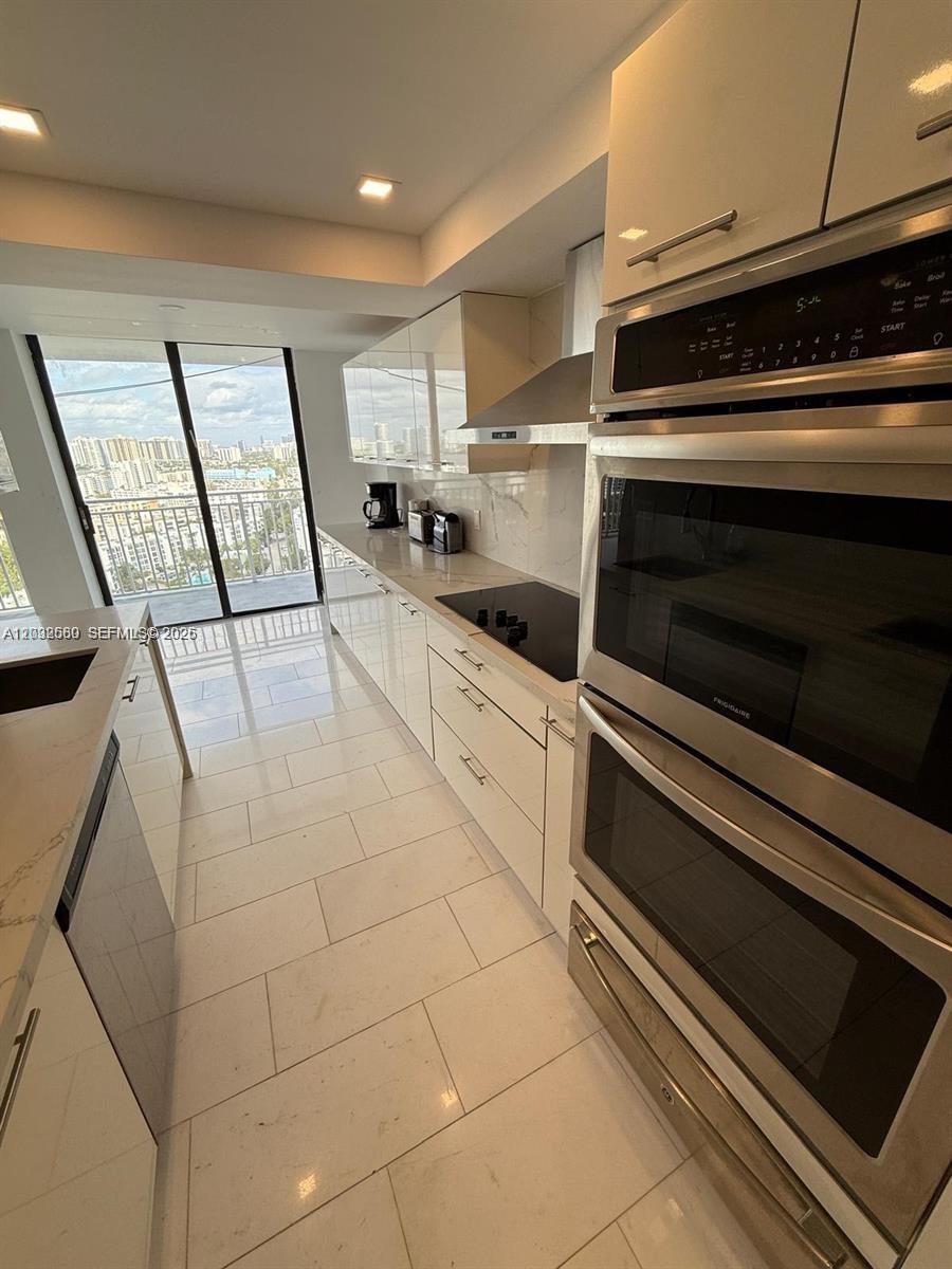 Sunny Isles Beach, FL 33160 photo 2